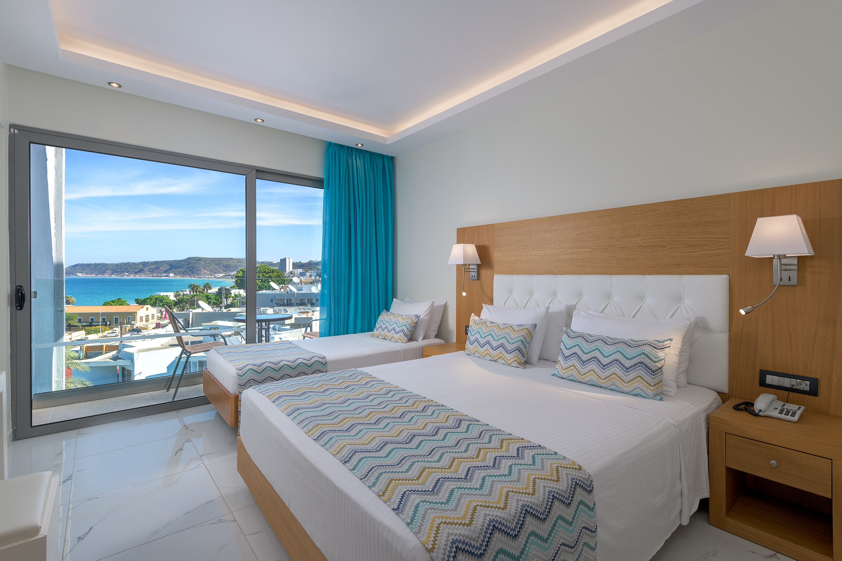 Room, Double or Twin Bed, Lateral Side Sea View