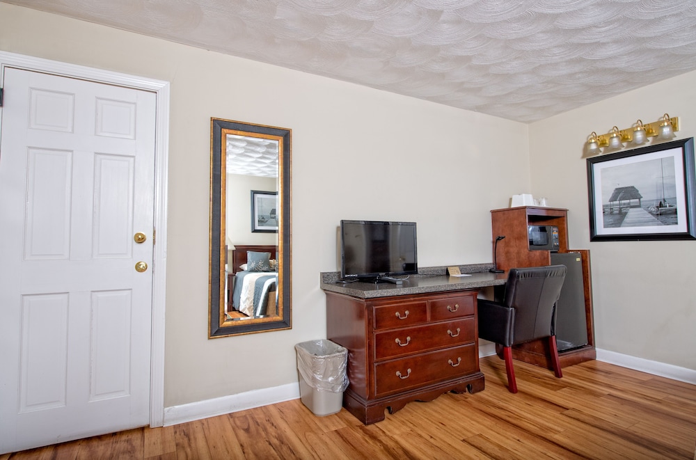 Colonial Inn Seekonk 5/58