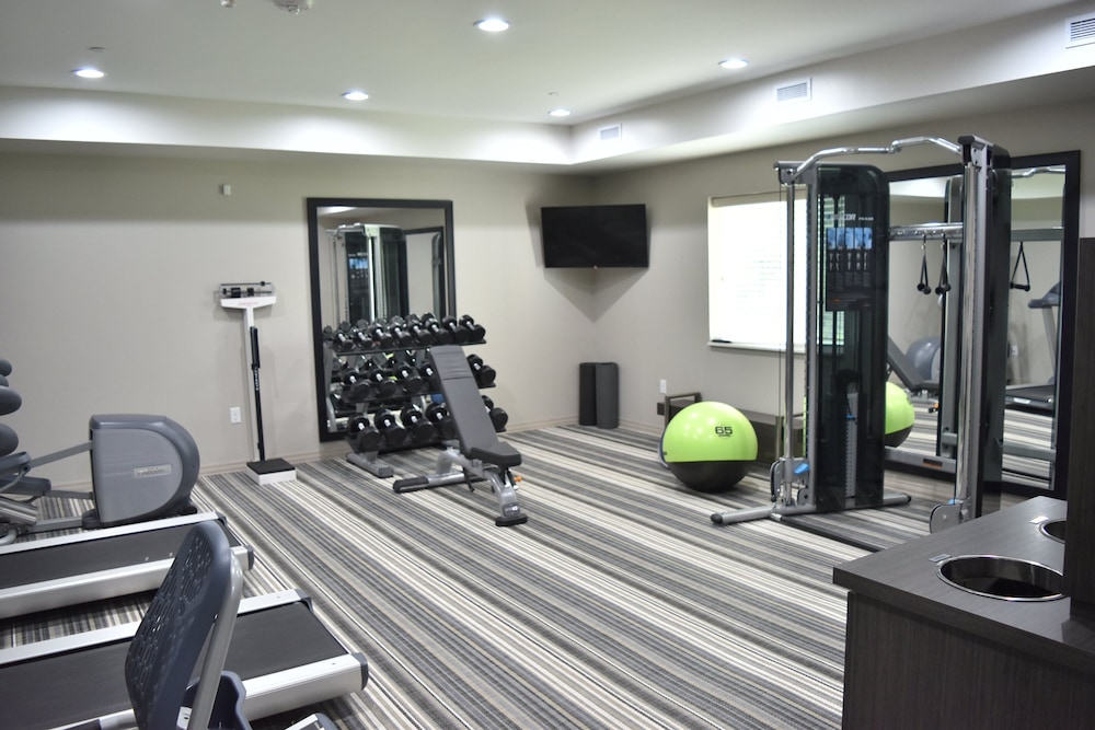 CANDLEWOOD SUITES KANSAS CITY - INDEPENDENCE 31/63