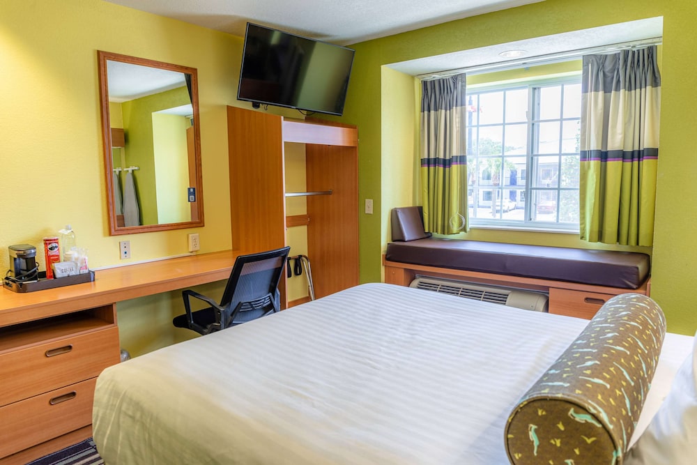 Microtel Inn Suites Kingsland 11/55