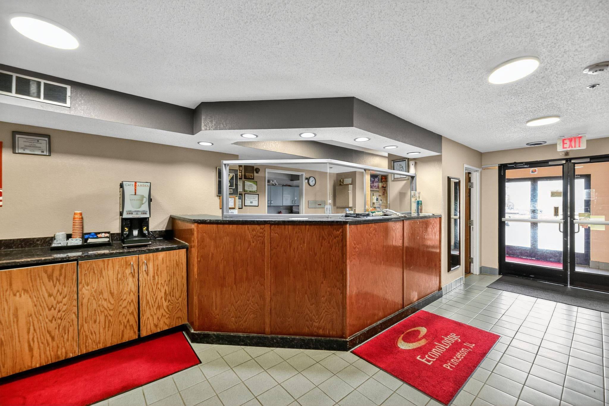 Econo Lodge Princeton 5/43