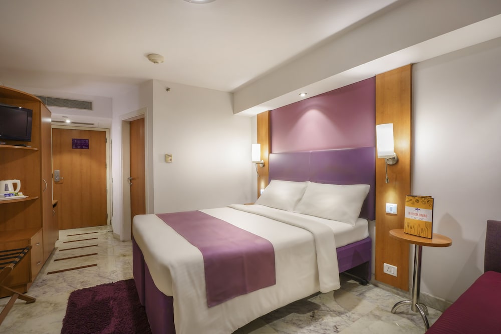 CASPIA HOTEL NEW DELHI SHALIMAR BAGH 18/67