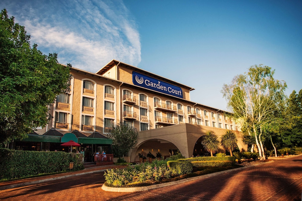 Garden Court Or Tambo International Airport 3/50