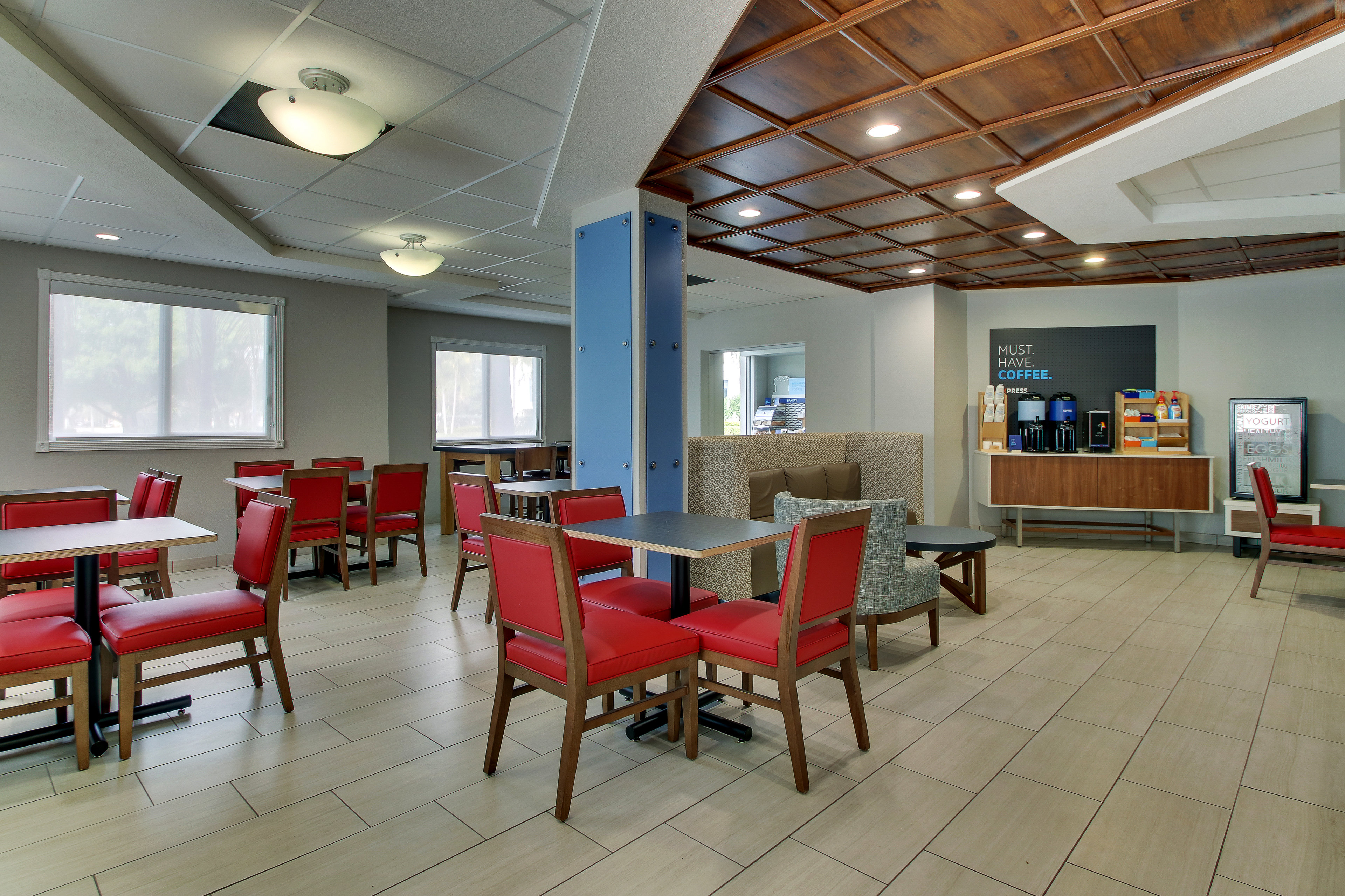 Holiday Inn Express West Palm Beach Metrocentre 64/74
