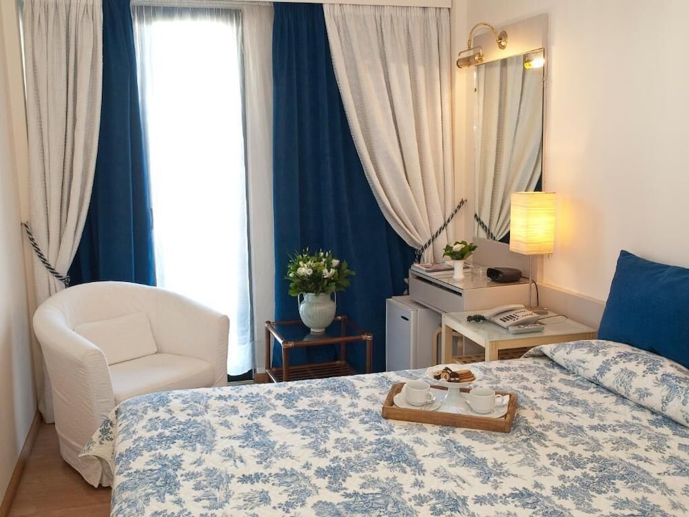The Park Hotel Piraeus 11/28