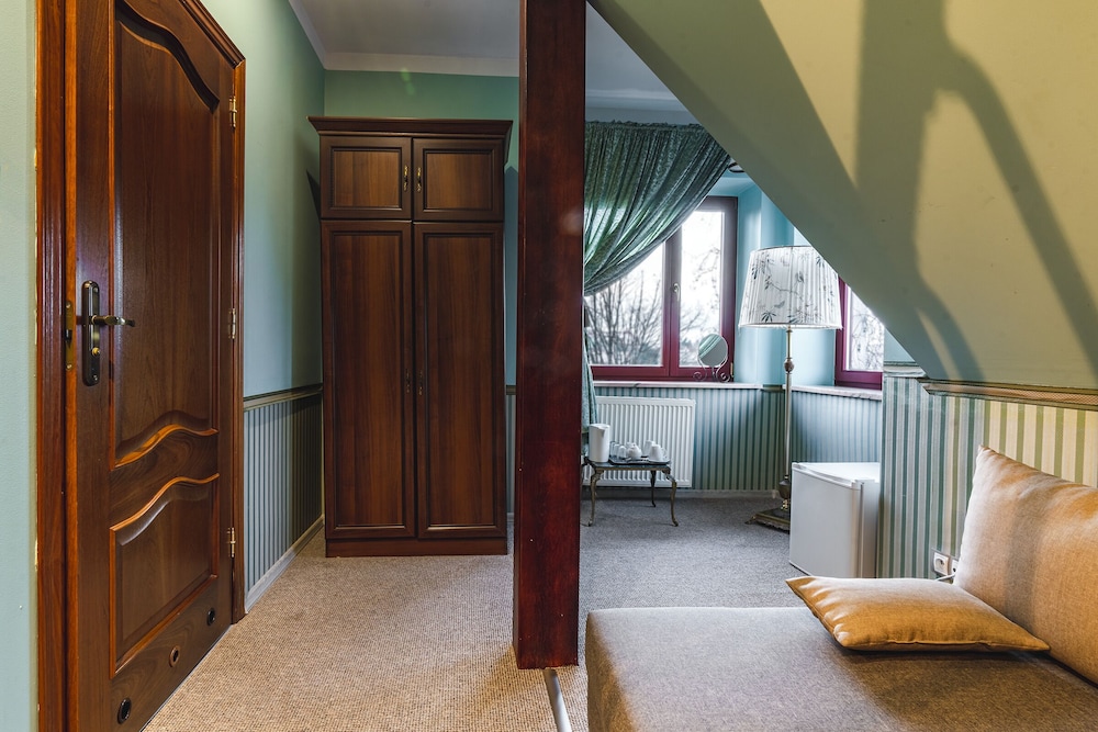 Royal Residence 29/50