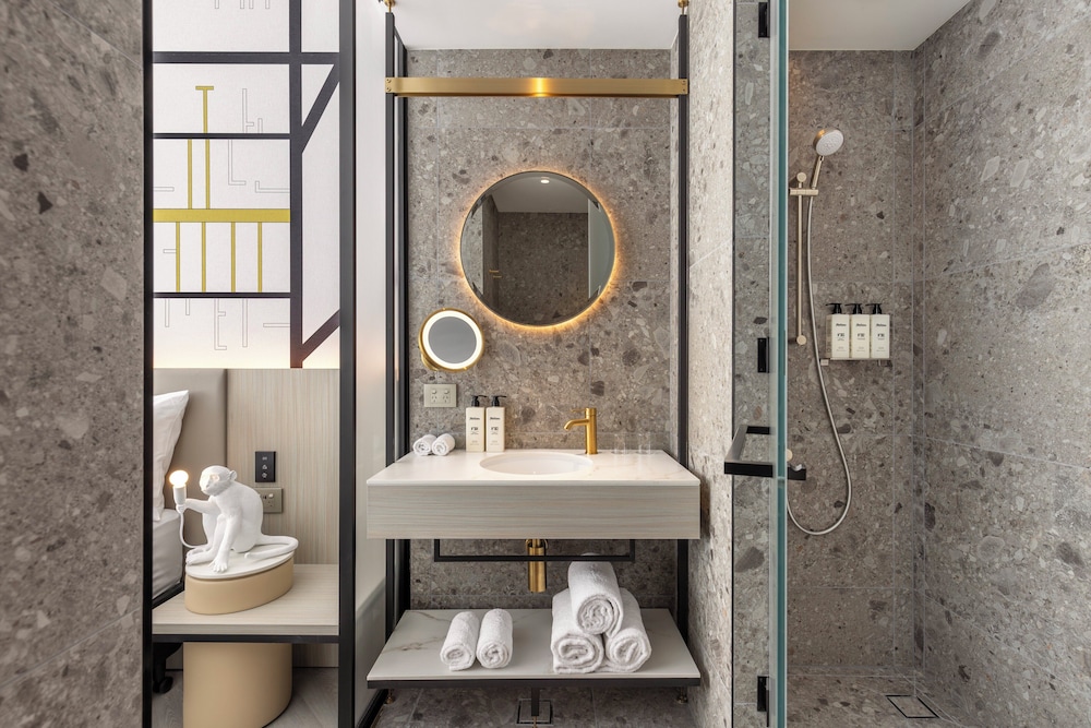 Hotel Indigo Melbourne Little Collins by IHG 46/48