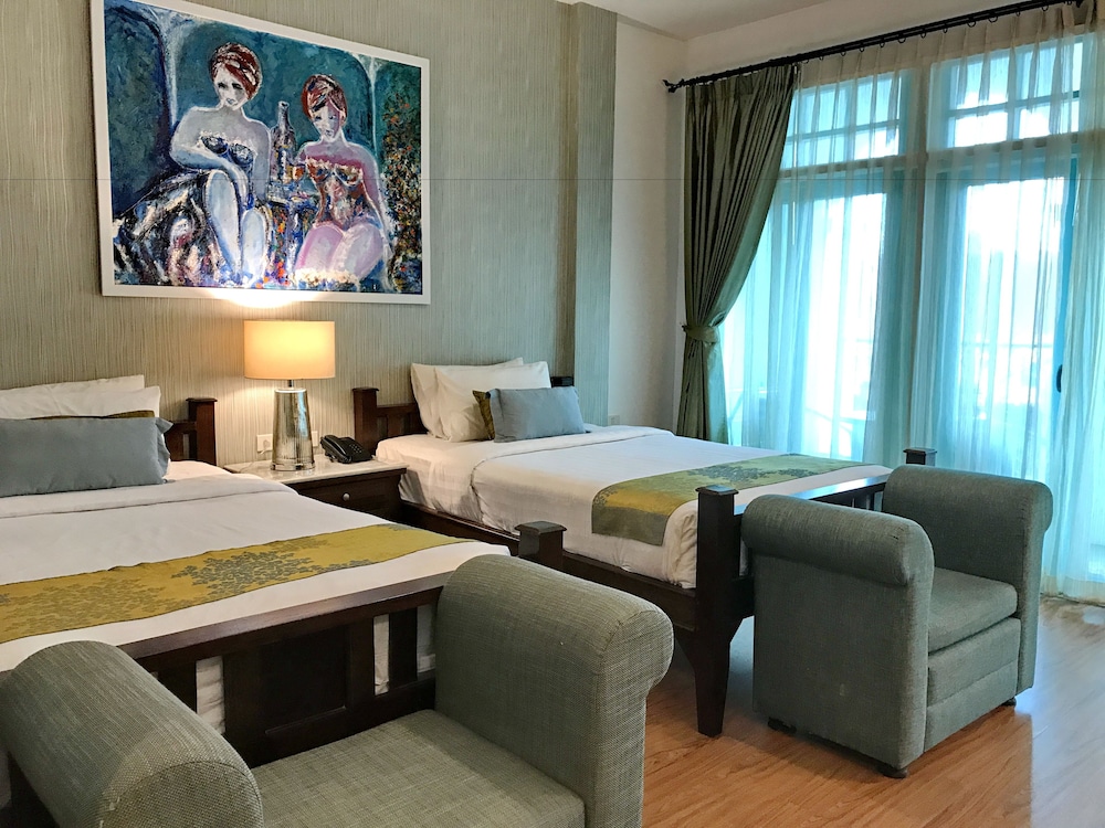 PREMIUM, DELUXE, TWIN BEDS, CITY VIEW, BALCONY