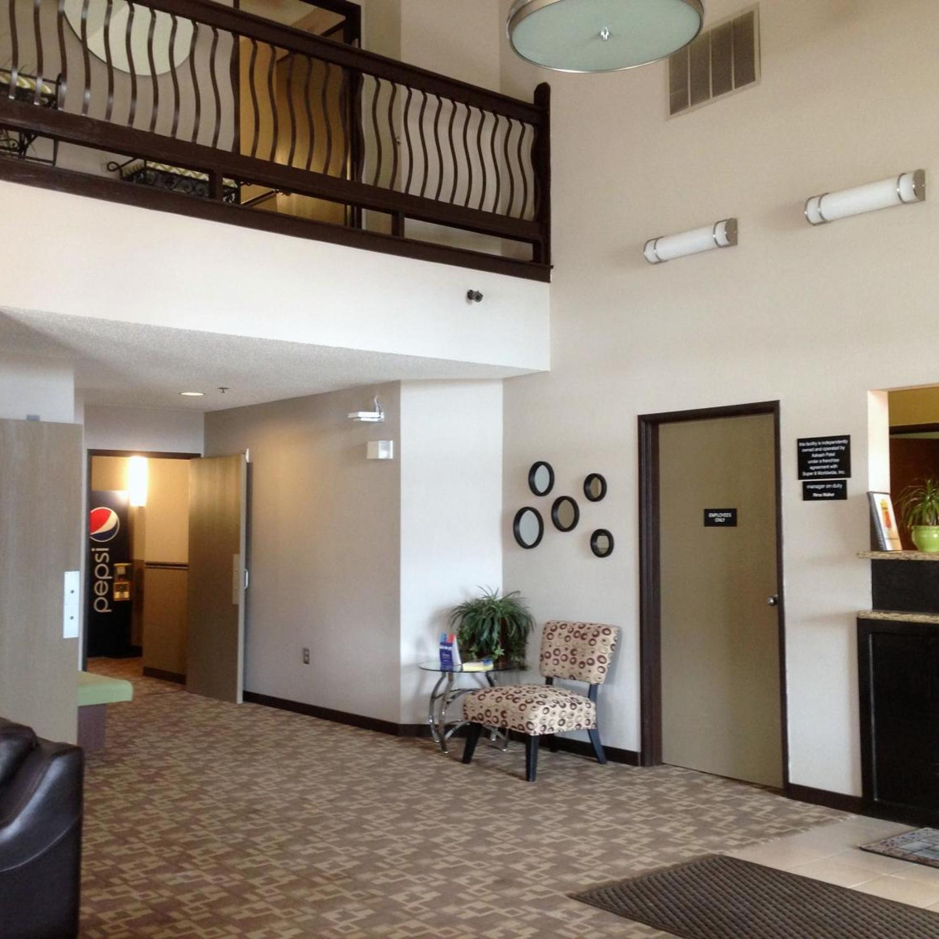 Super 8 by Wyndham Strafford/Springfield Area 5/36