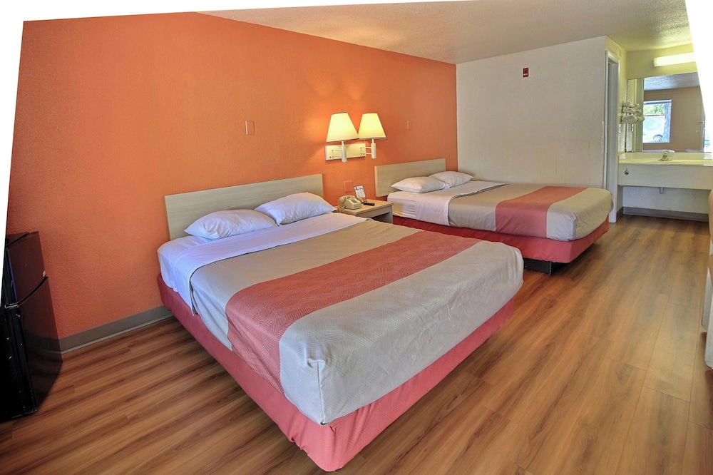 Motel6 Pleasanton, CA 38/63