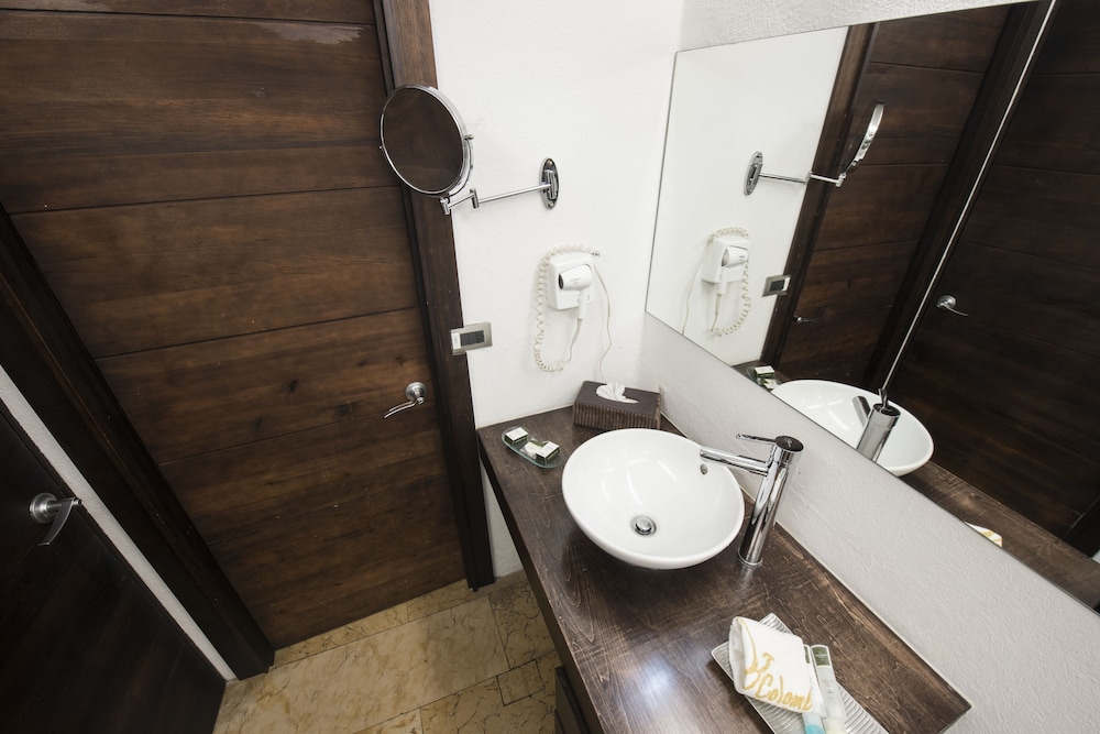 Colombe Hotel Boutique 36/76