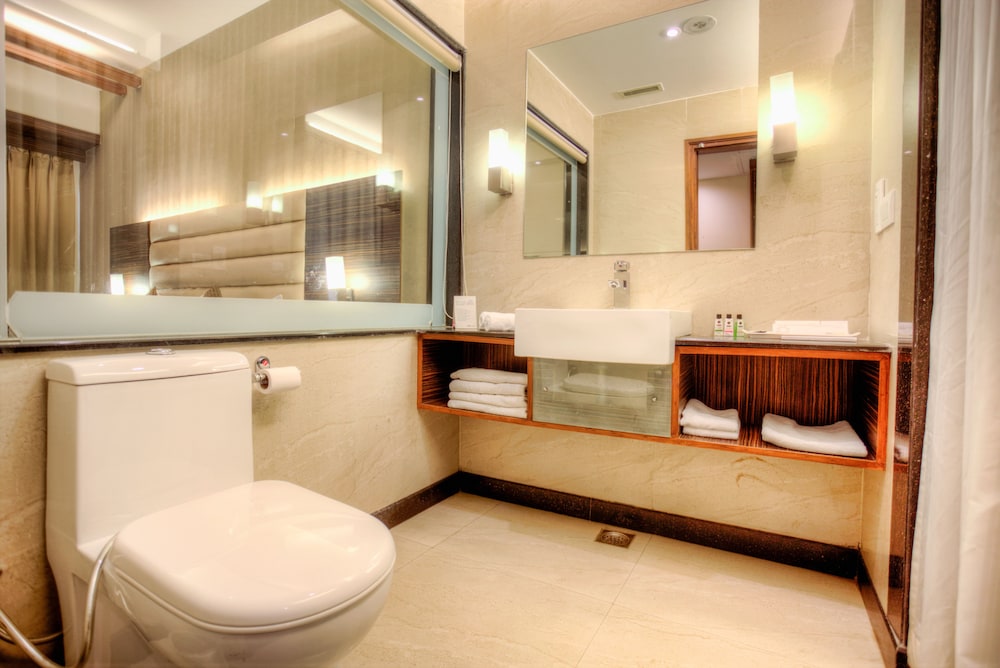 Mercure Chandigarh Tribune Chowk 60/66