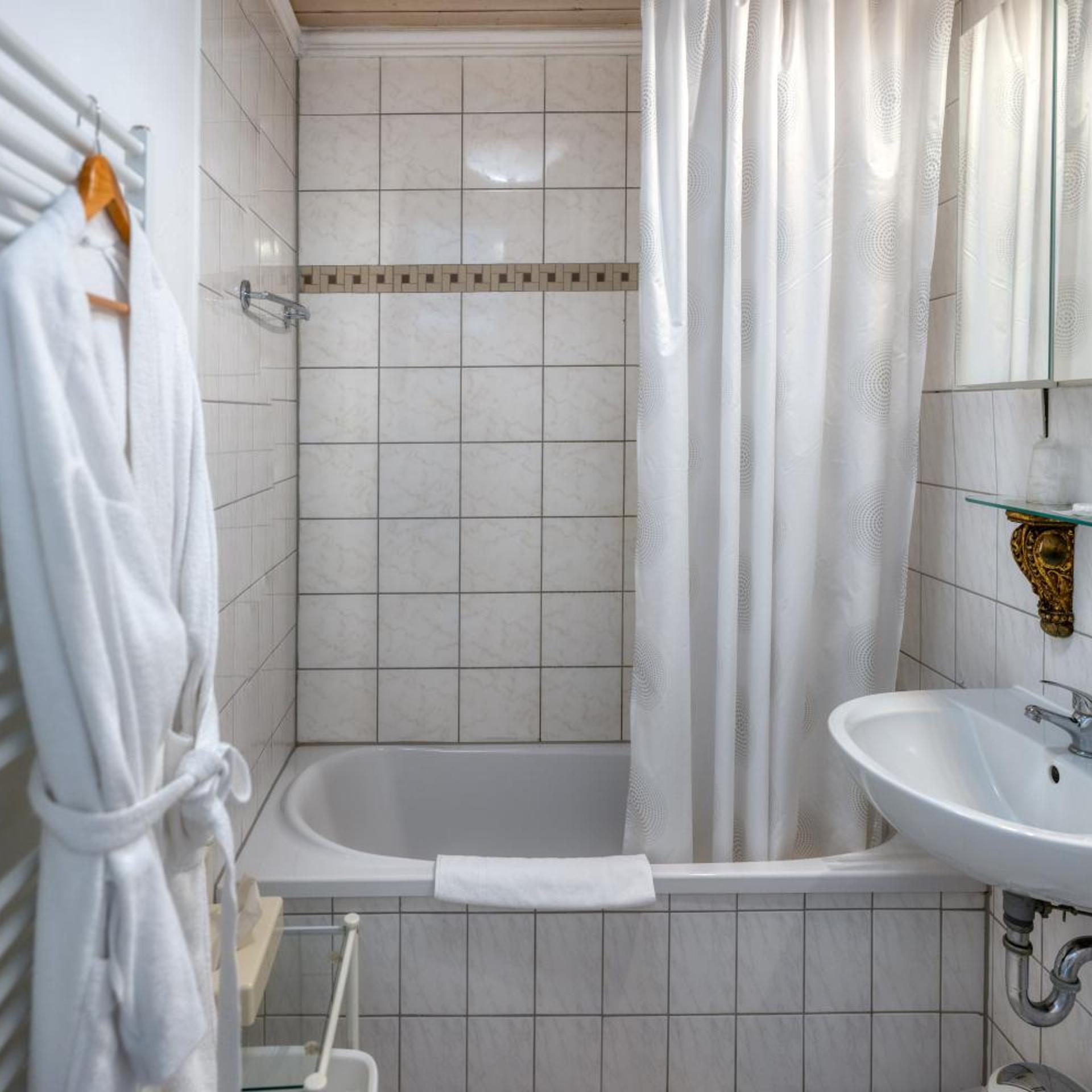 Central-Hotel am Konigshof 46/50