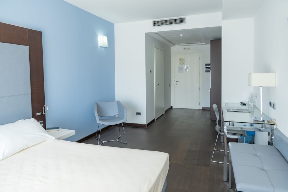 Standard, Double Bed, Accessible