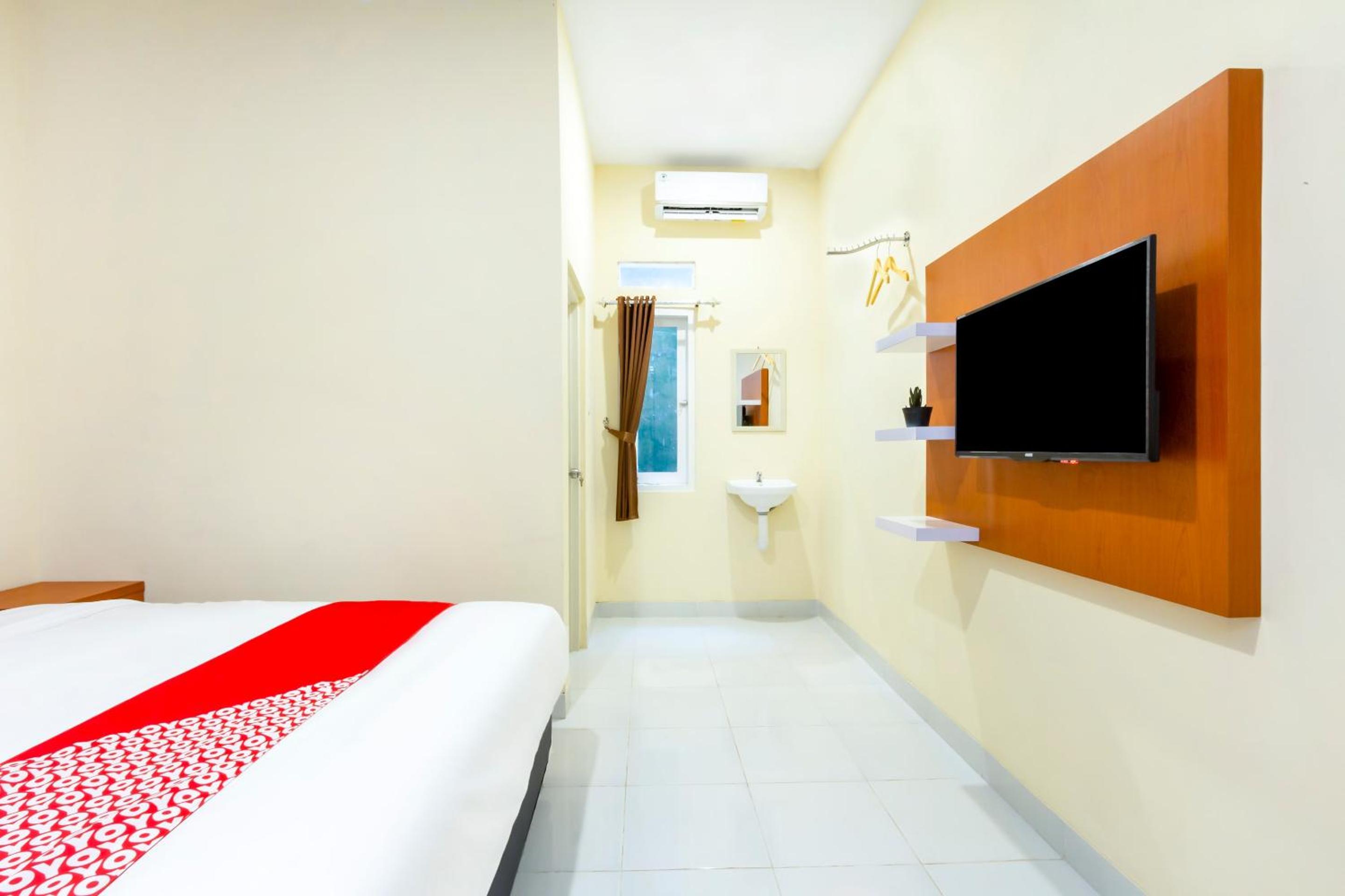 DELUXE, DOUBLE BED