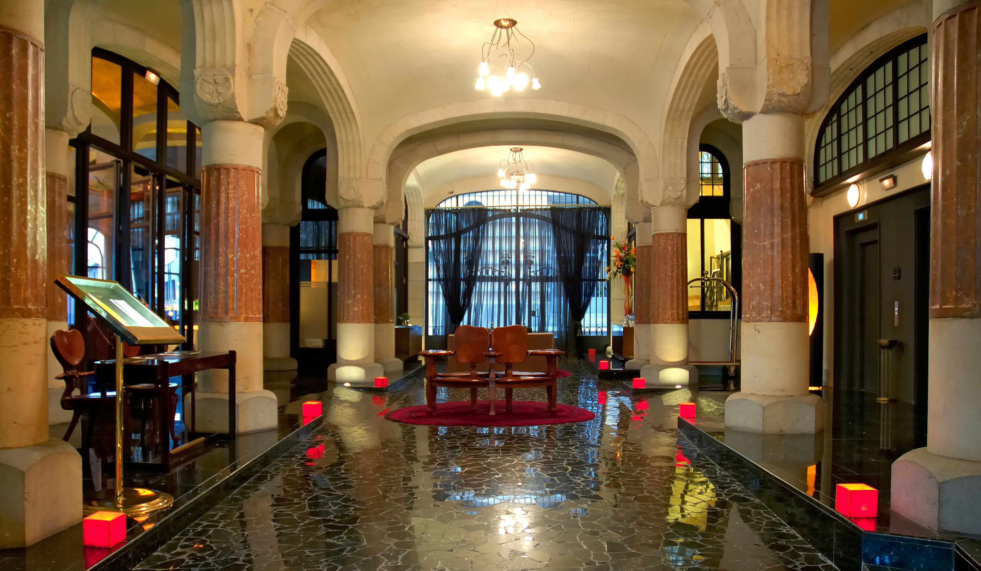 Casa Fuster 60/76