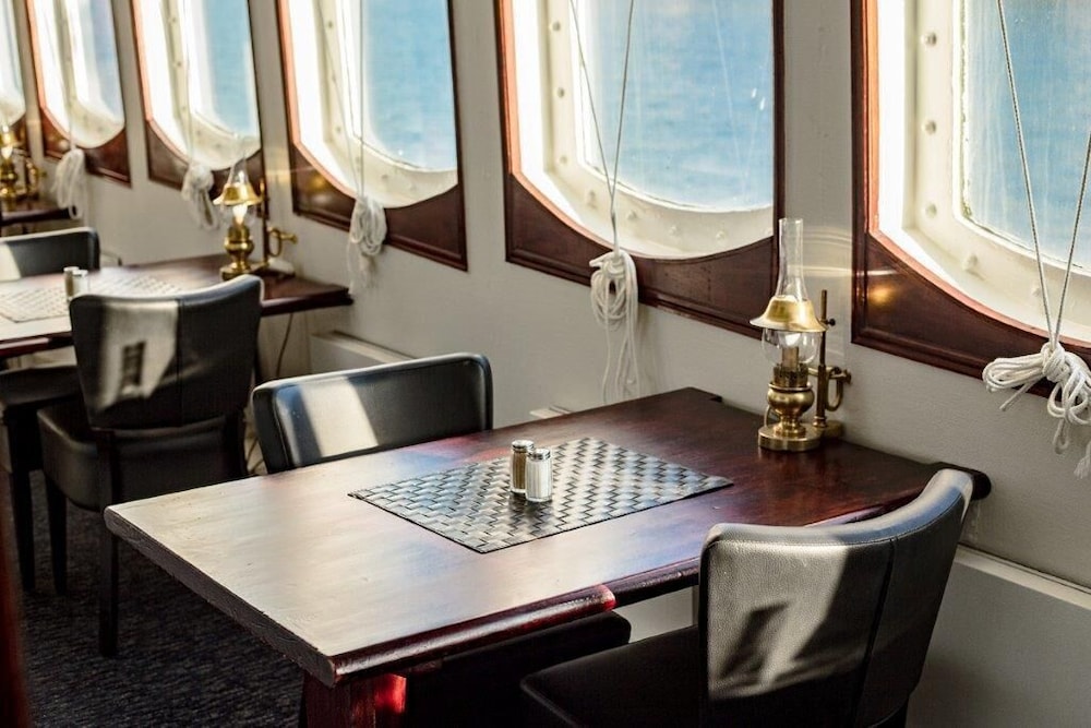 Malardrottningen Hotel 46/56