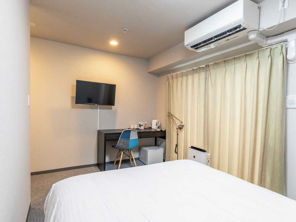 ROOM, DOUBLE BED