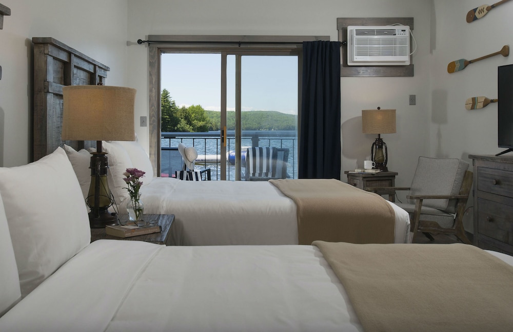 Lodge, 2 Queen Beds, Lake View