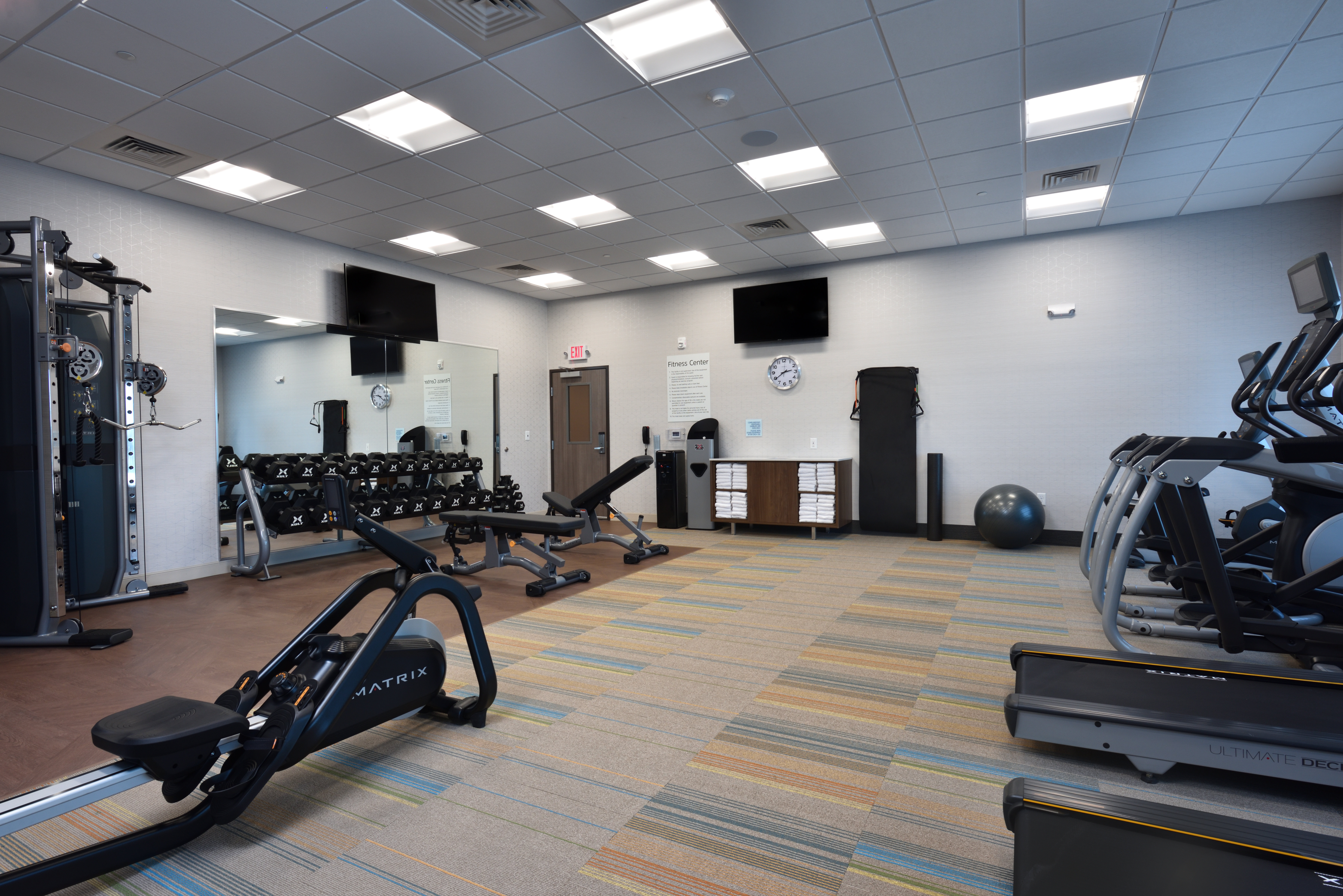 Holiday Inn Express and Suites Houston North Woodlands Area 42/70
