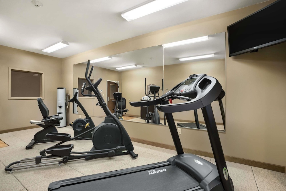 Microtel Inn Suites By Wyndham Cambridge 20/31