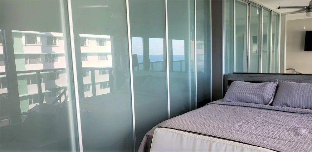 The Alexander All Suite Oceanfront Resort 29/50