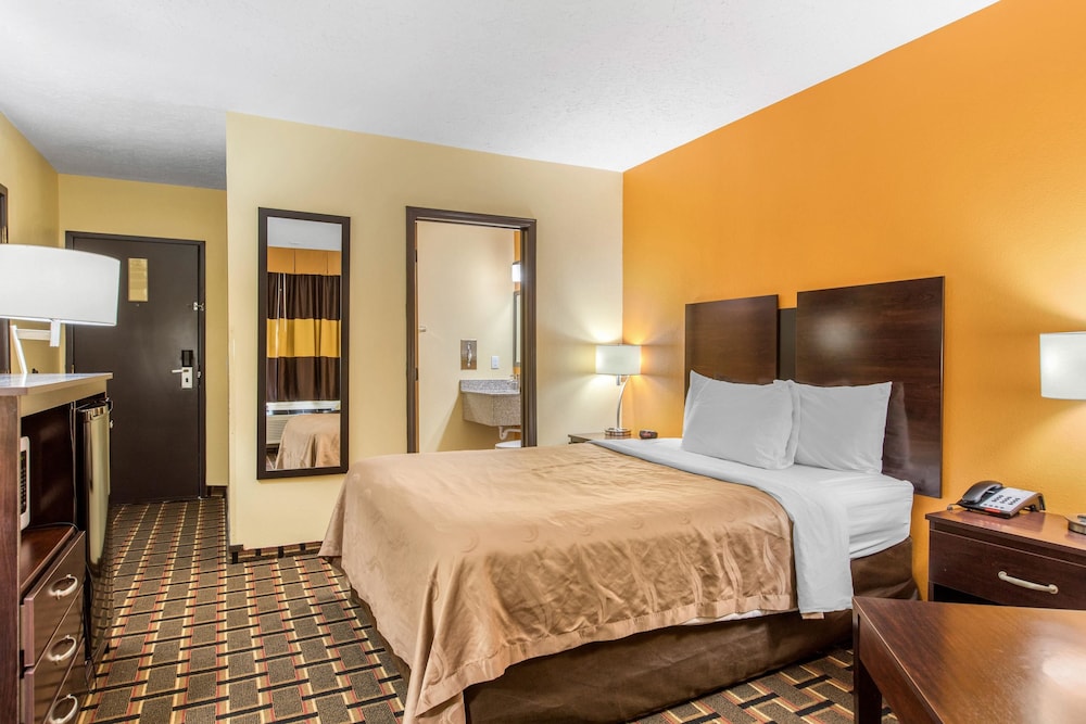 Quality Inn Grand Rapids Near Downtown 10/27