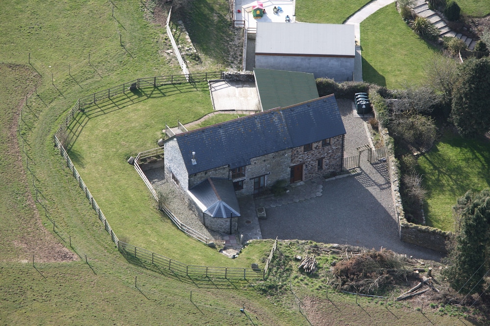 Polean Farm Cottages 18/50