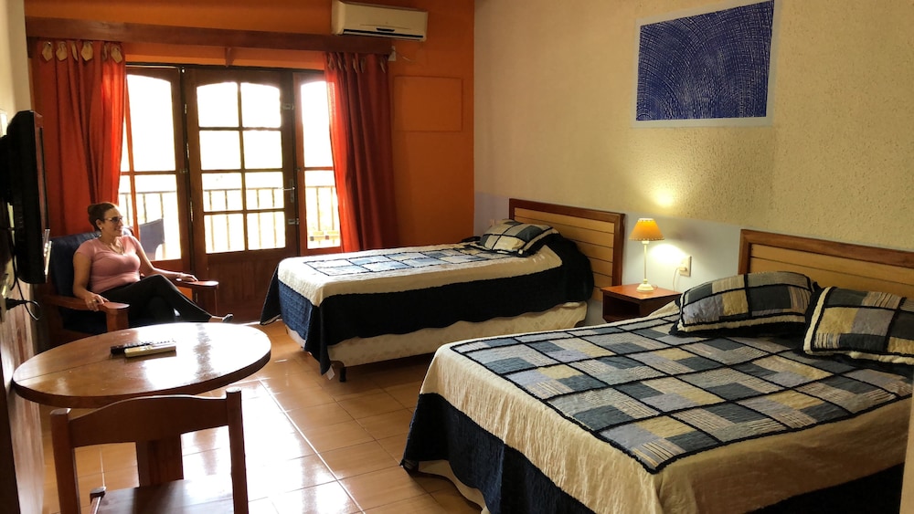 Carmen Hotel 13/100