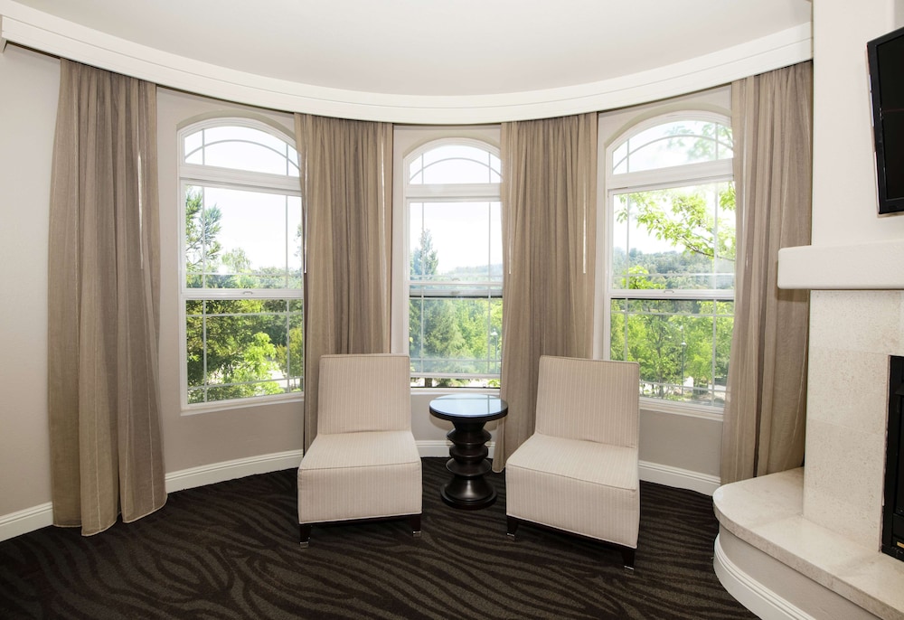 Hilton Santa Cruz/Scotts Valley 51/75