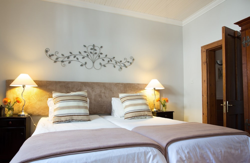 Loddeys Guesthouse 16/50