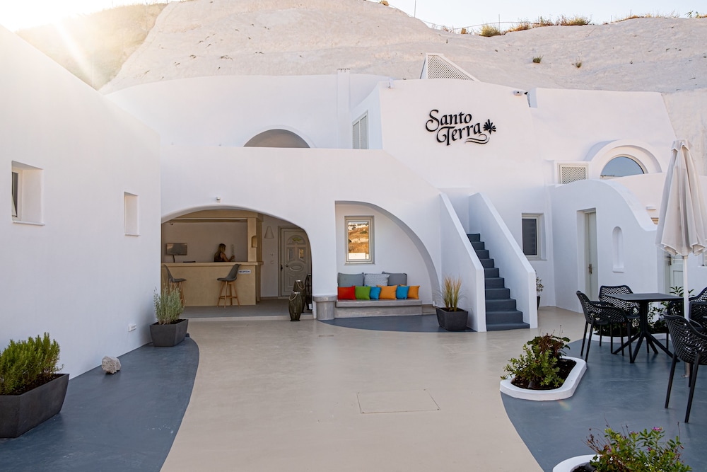 Santoterra Antigua Luxury Suites 2/50