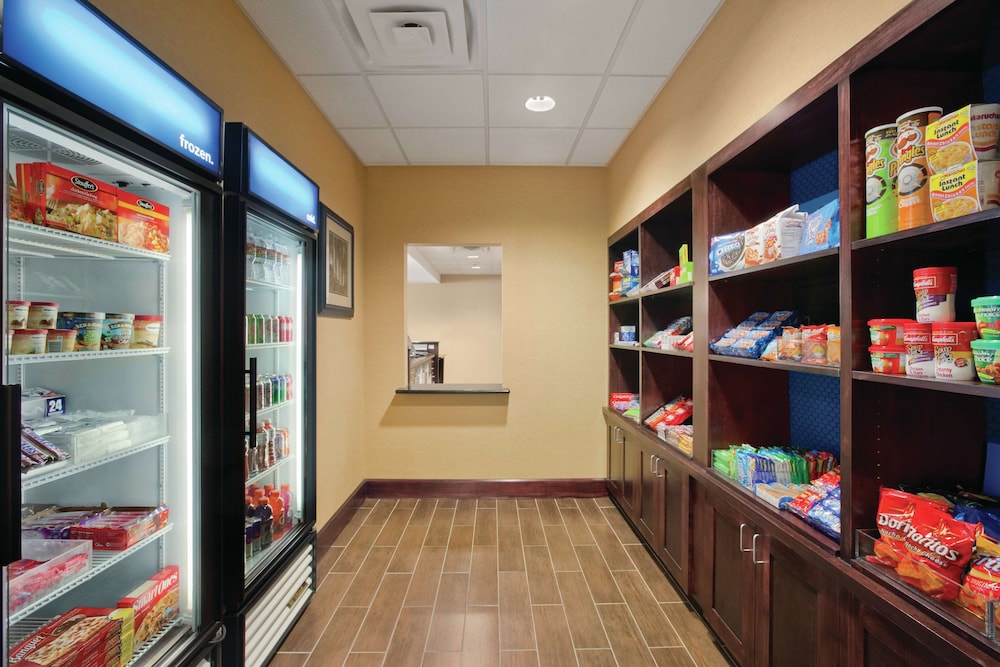 Hampton Inn & Suites Millington 59/59