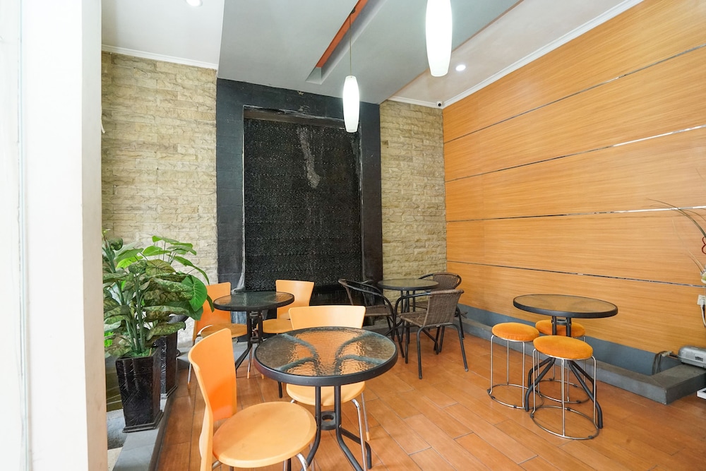 Oyo 450 Semampir Residence 53/64