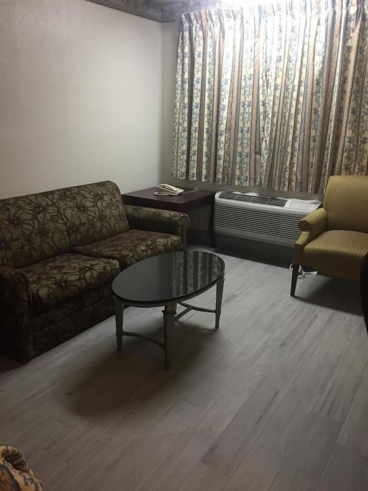 Regency Inn Norco 27/42