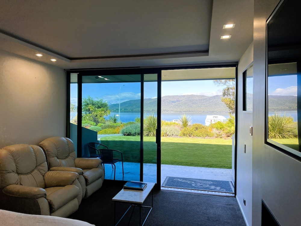 Fiordland Lakeview Motel and Apartments 48/67