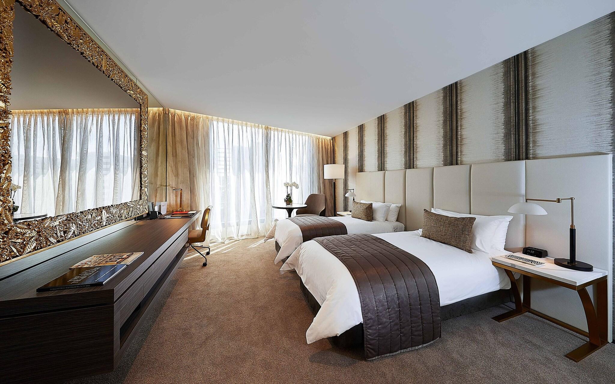Suite with views