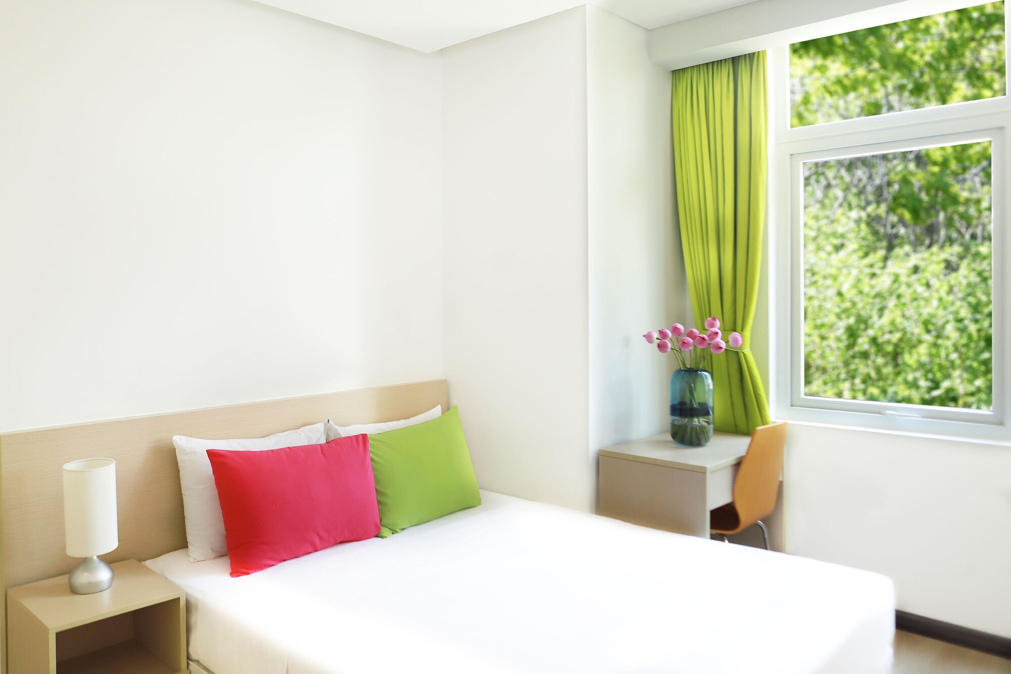 SUITE, CITY VIEW
