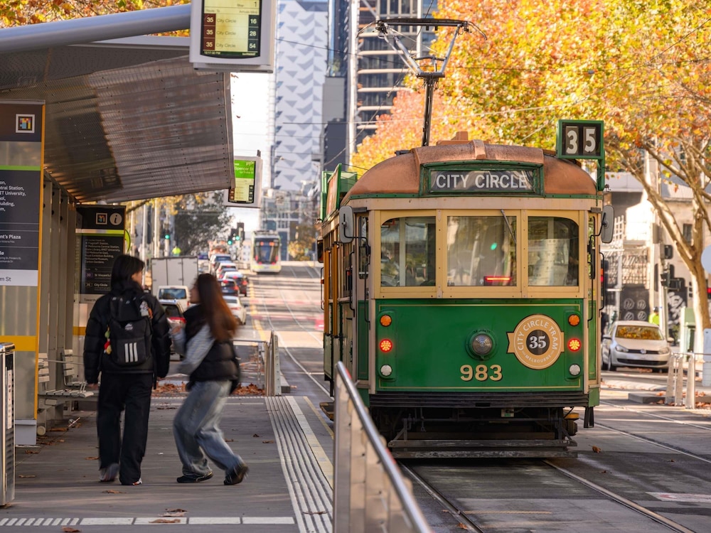 Mercure Melbourne La Trobe Street 5/51