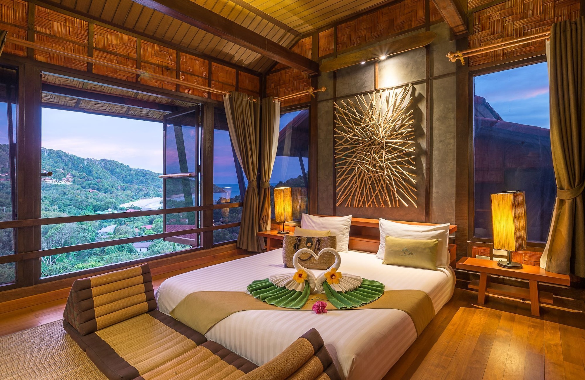 SUITE, GARDEN VIEW