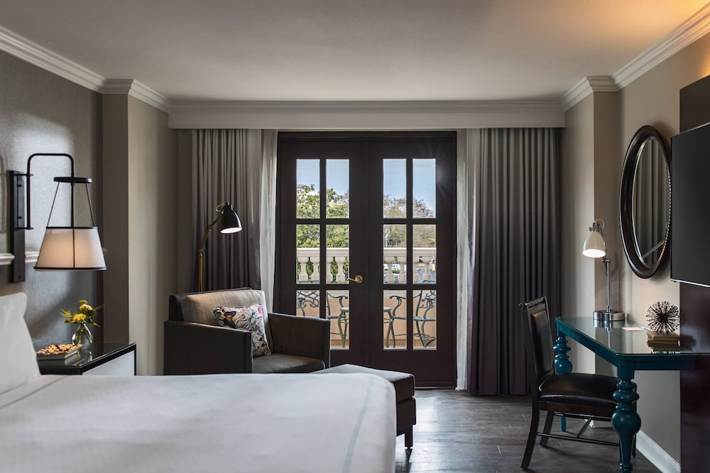 The Lindy Renaissance Charleston Hotel 12/46