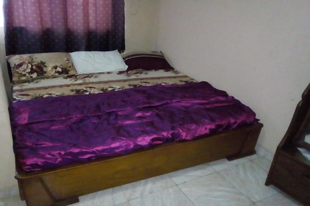 EXECUTIVE, DOUBLE BED