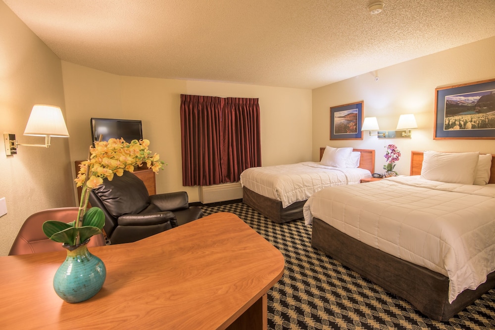 MCM Elegante Suites 9/37
