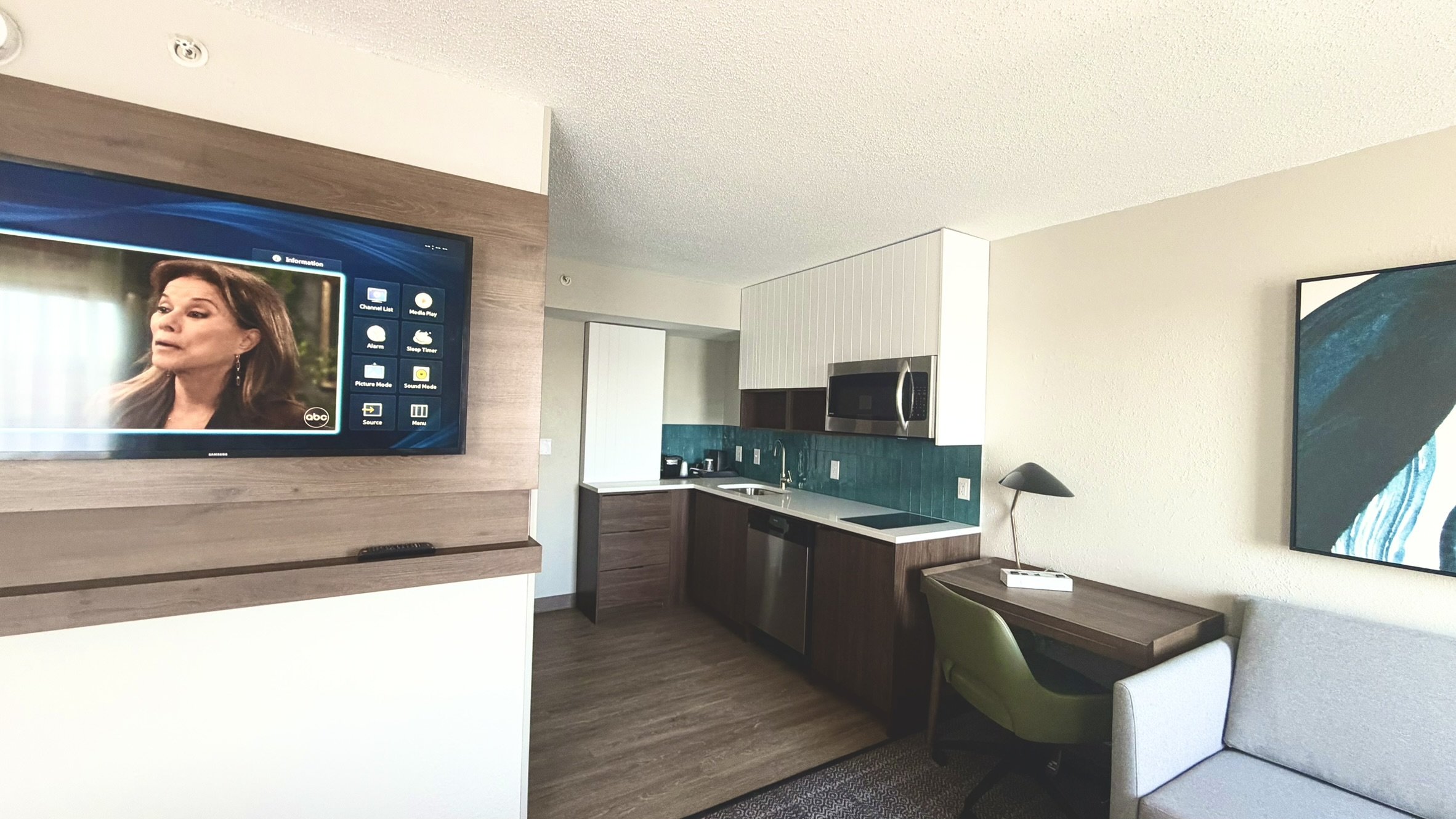 Comfort Suites Airport Charlotte, NC 2/34