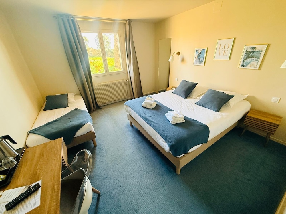 HOTEL ARTS ET TERROIRS 13/50