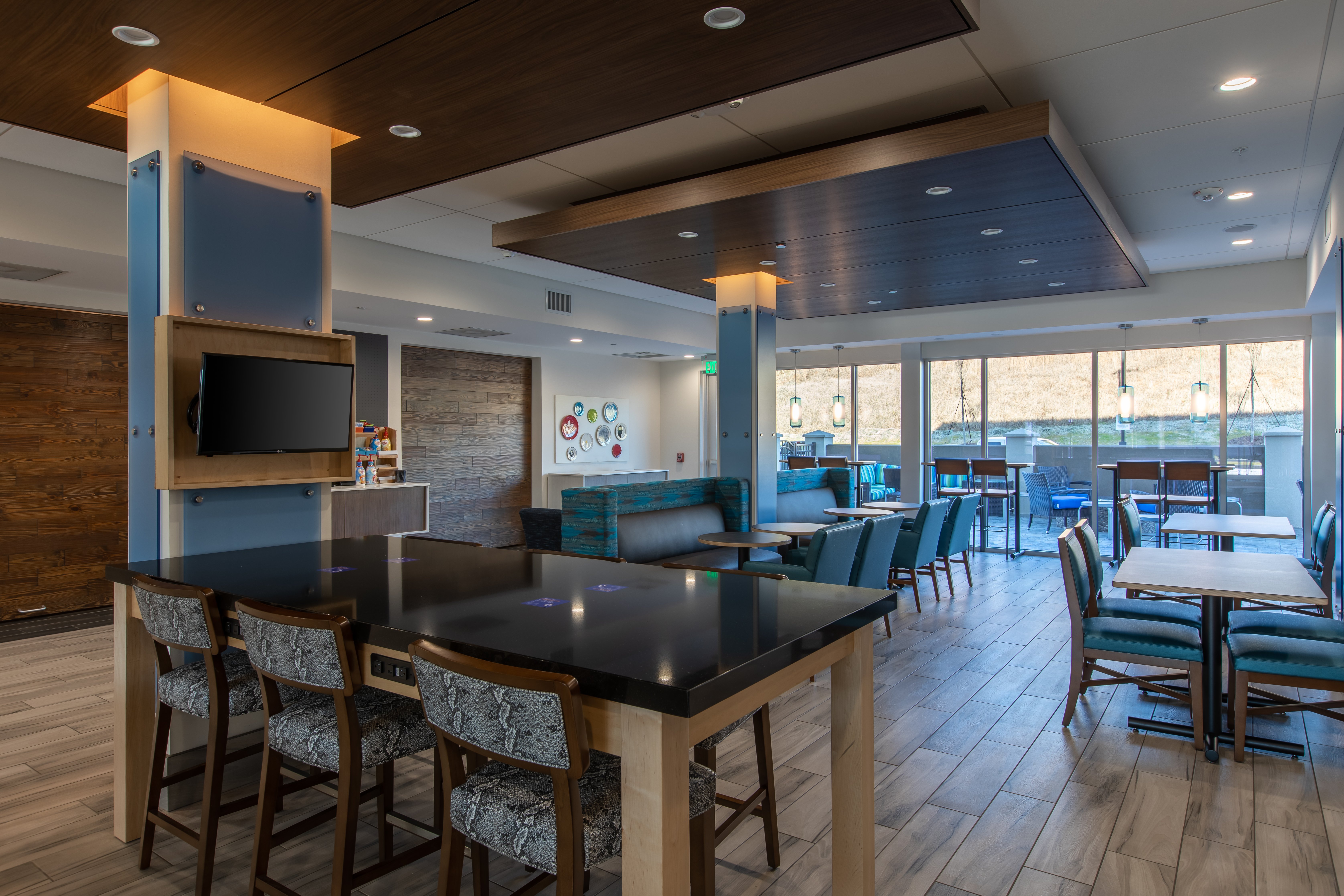 Holiday Inn Express Suites Gainesville Lake Lanier Area 42/59