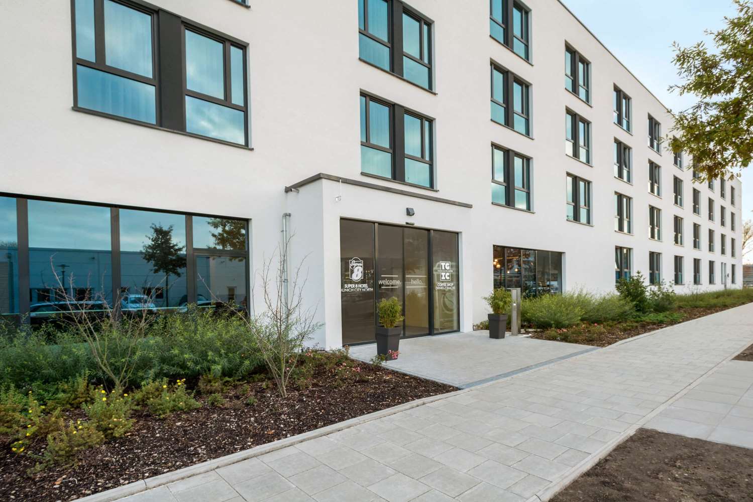 Super 8 by Wyndham Munich City North 28/30