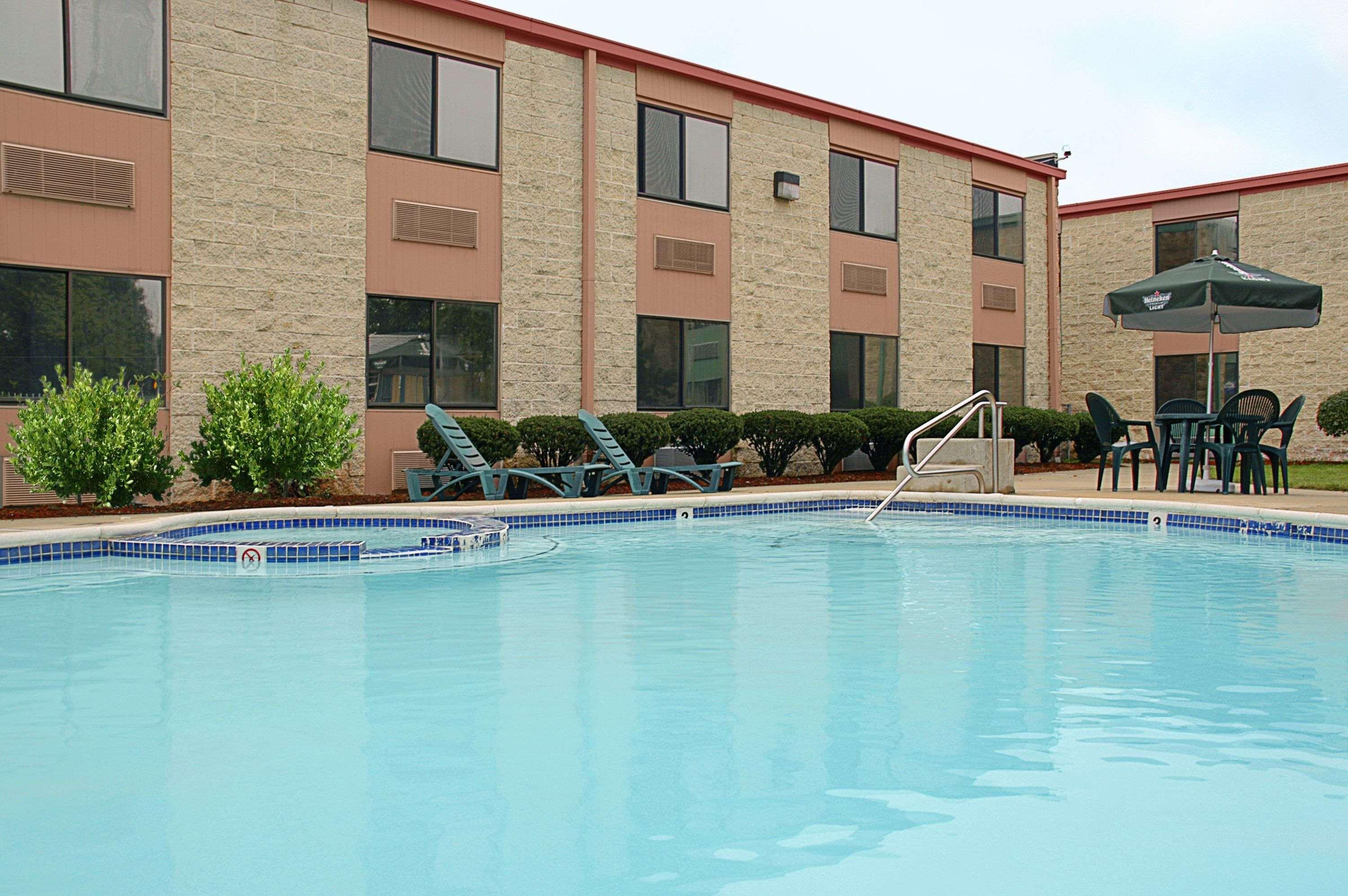 Days Inn by Wyndham Hillsborough 37/40