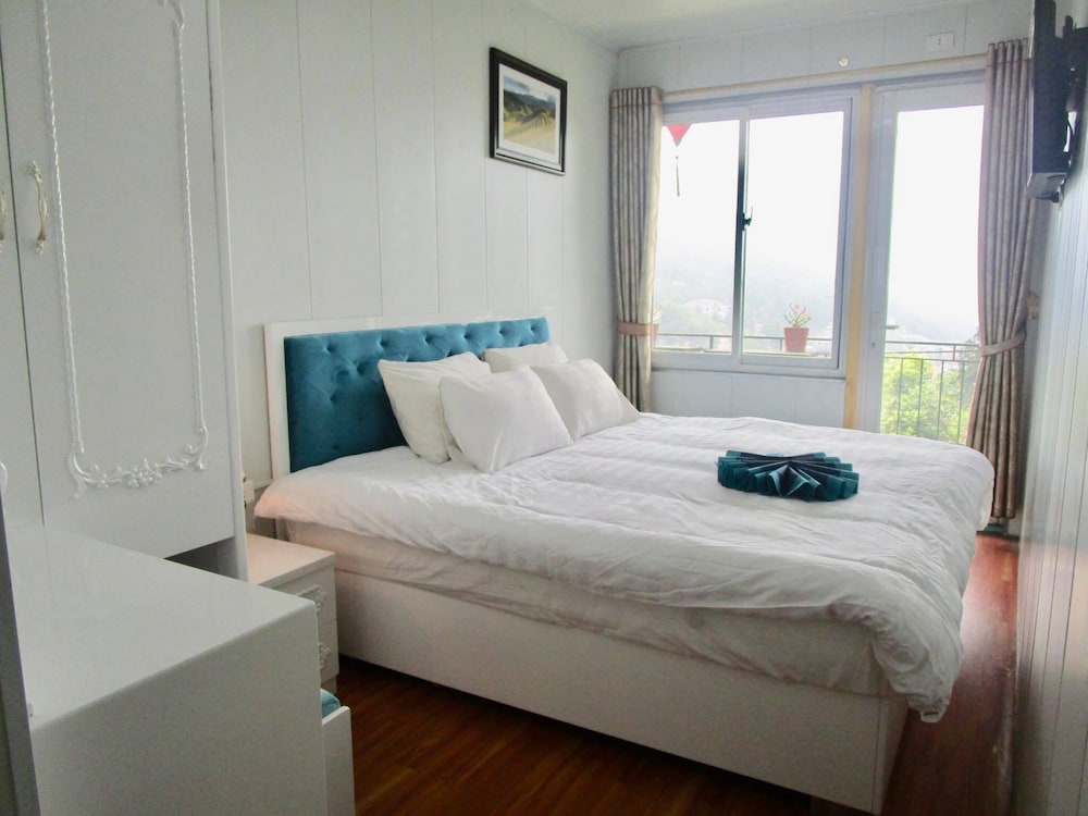 1 BEDROOM, DELUXE, DOUBLE BED, MOUNTAIN VIEW
