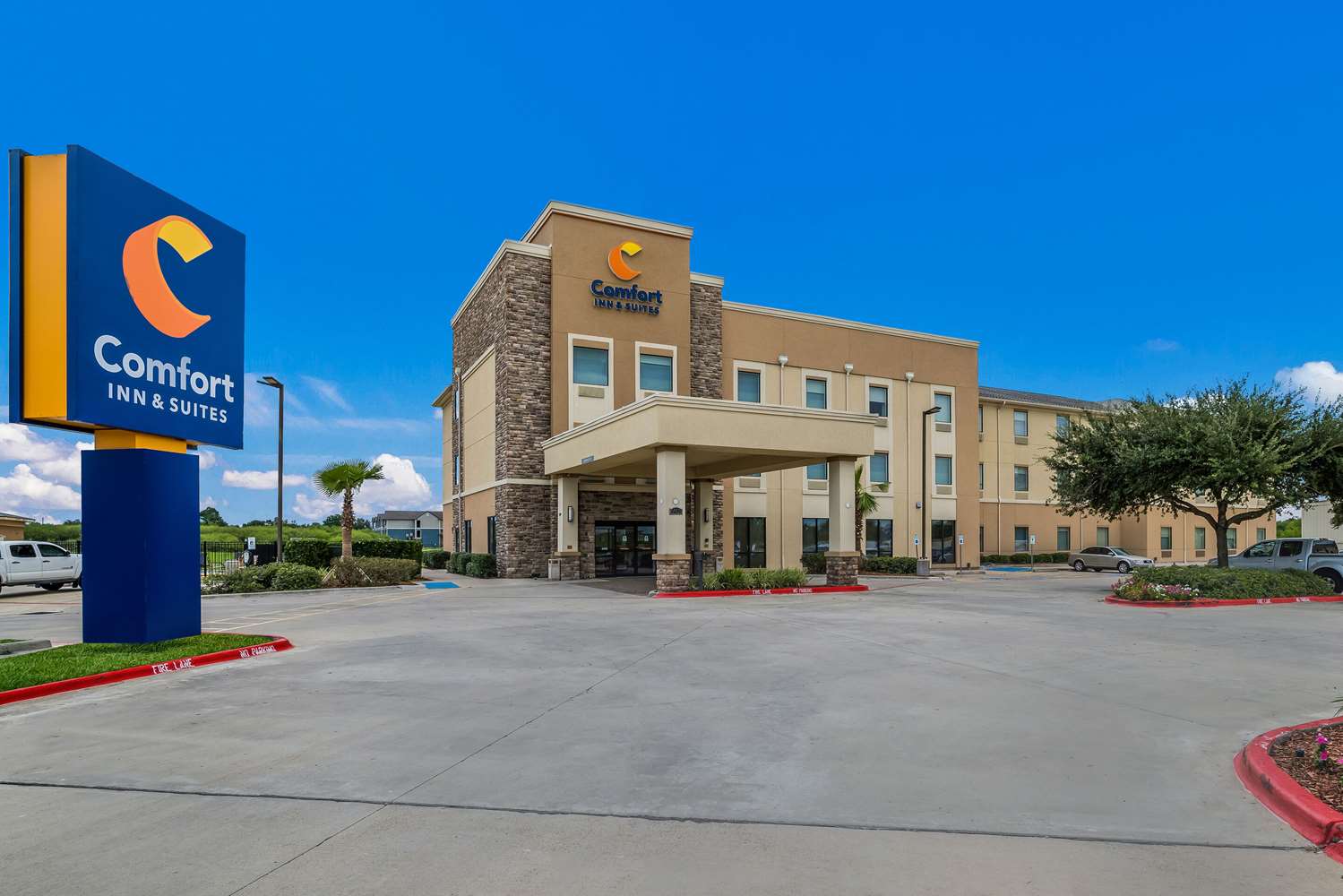Comfort Inn & Suites Victoria North 42/46